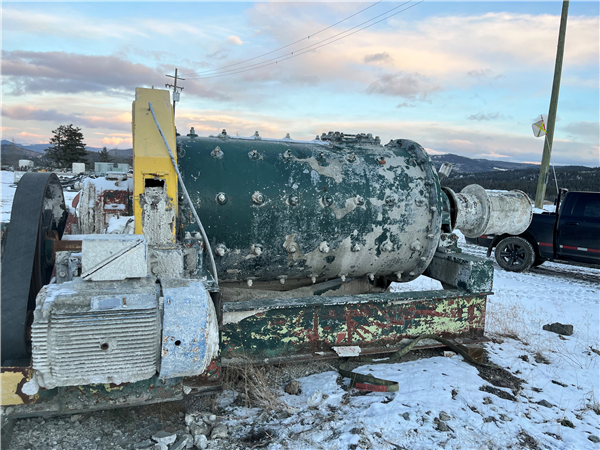 DENVER 4' x 8' (1.2m x 2.4m) Skidded Ball Mill with 50 HP motor